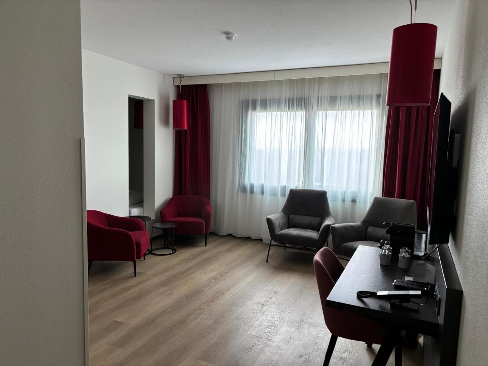 Bastion Hotel Амерсфорт Экстерьер фото