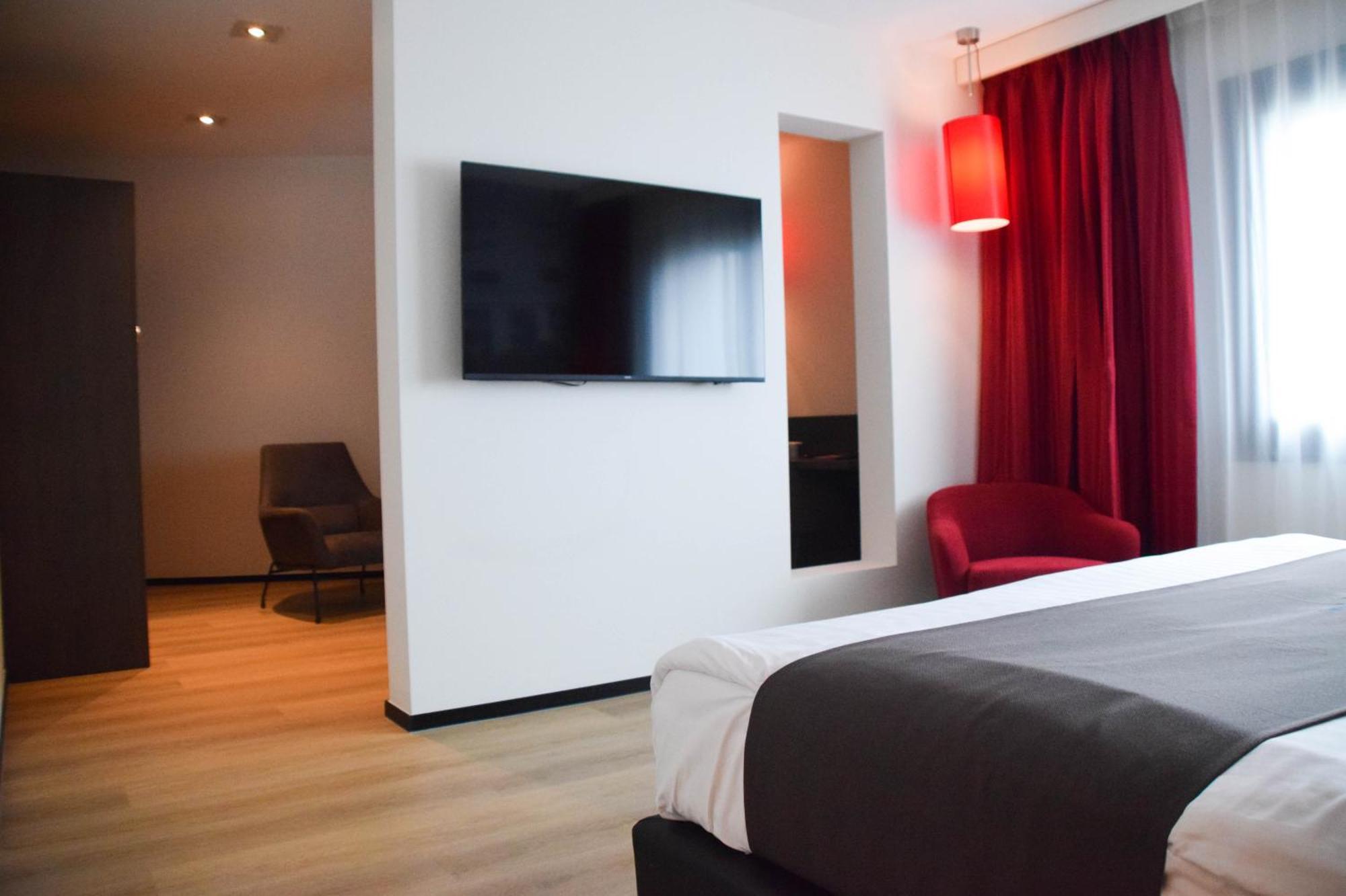 Bastion Hotel Амерсфорт Экстерьер фото